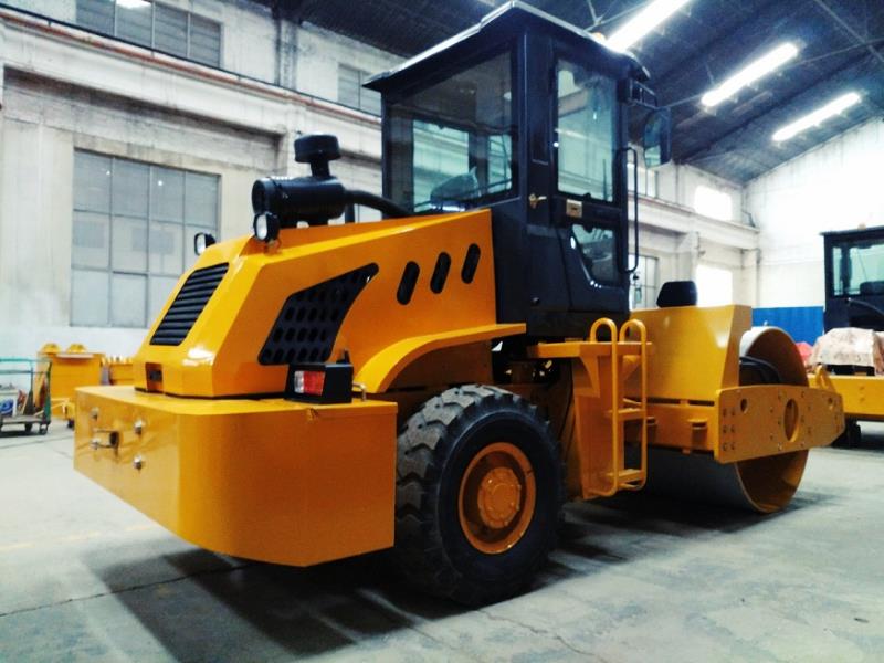 LG606H单钢轮振动单驱全液压压路机_6吨压路机-6吨压路机-洛阳冠道机械有限公司 6吨压路机