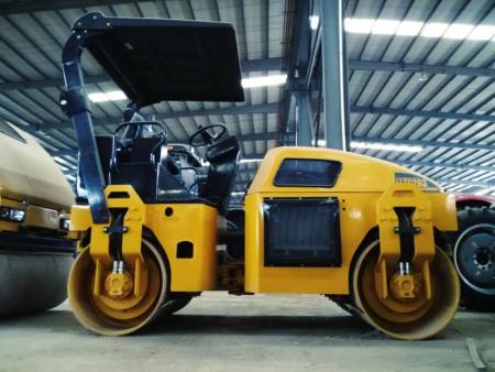3吨双钢轮振动压路机